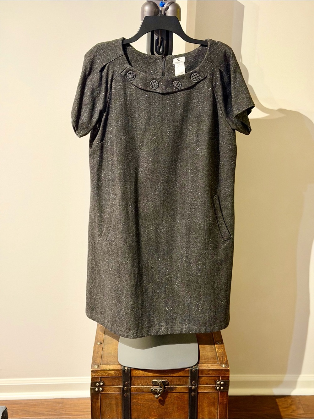 Classic Black Short-Sleeve Shift Top with Decorative Buttons